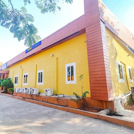 Fabexpress Airport Stay Inn - Nr Hyderabad International Airport, Shamshabad المظهر الخارجي الصورة